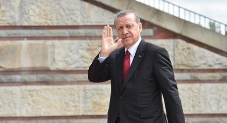 ƏrdoğanTürkiyənin oyununu izləmək üçün Almaniyaya gedir