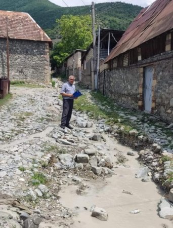 BU NƏDİ BELƏ: Şəkinin bu kəndi zibil poliqonuna çevrilib